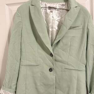 Hobbs London Marietta Linen Jacket in Sage Green